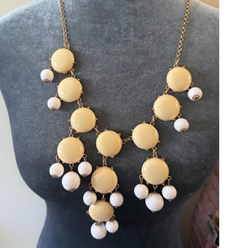 Vintage chunky layer beaded gold tone cream white
